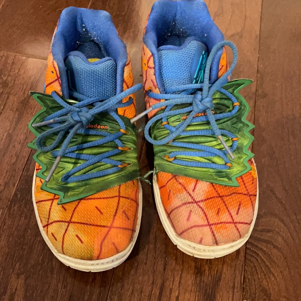 Used - size 13.5 SpongeBob SquarePants x Kyrie 5 PS 'Pineapple House'